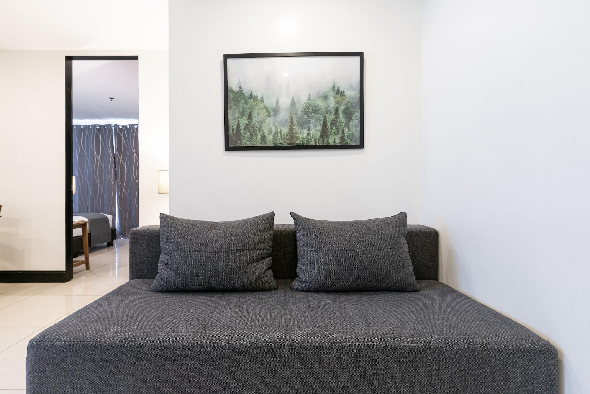 Artemis Place Makati Hotel Макати Экстерьер фото